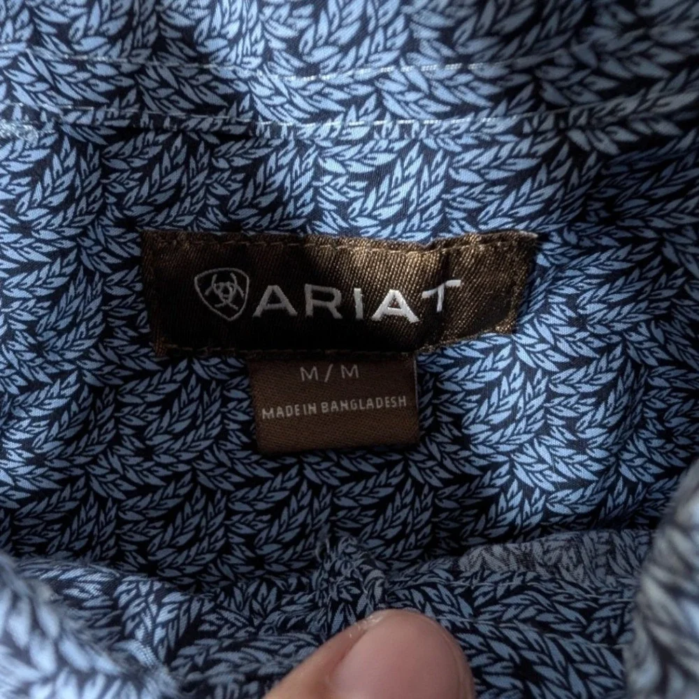 Ariat Button Down Shirt Mens Medium Blue Long Sleeve Western Cowboy